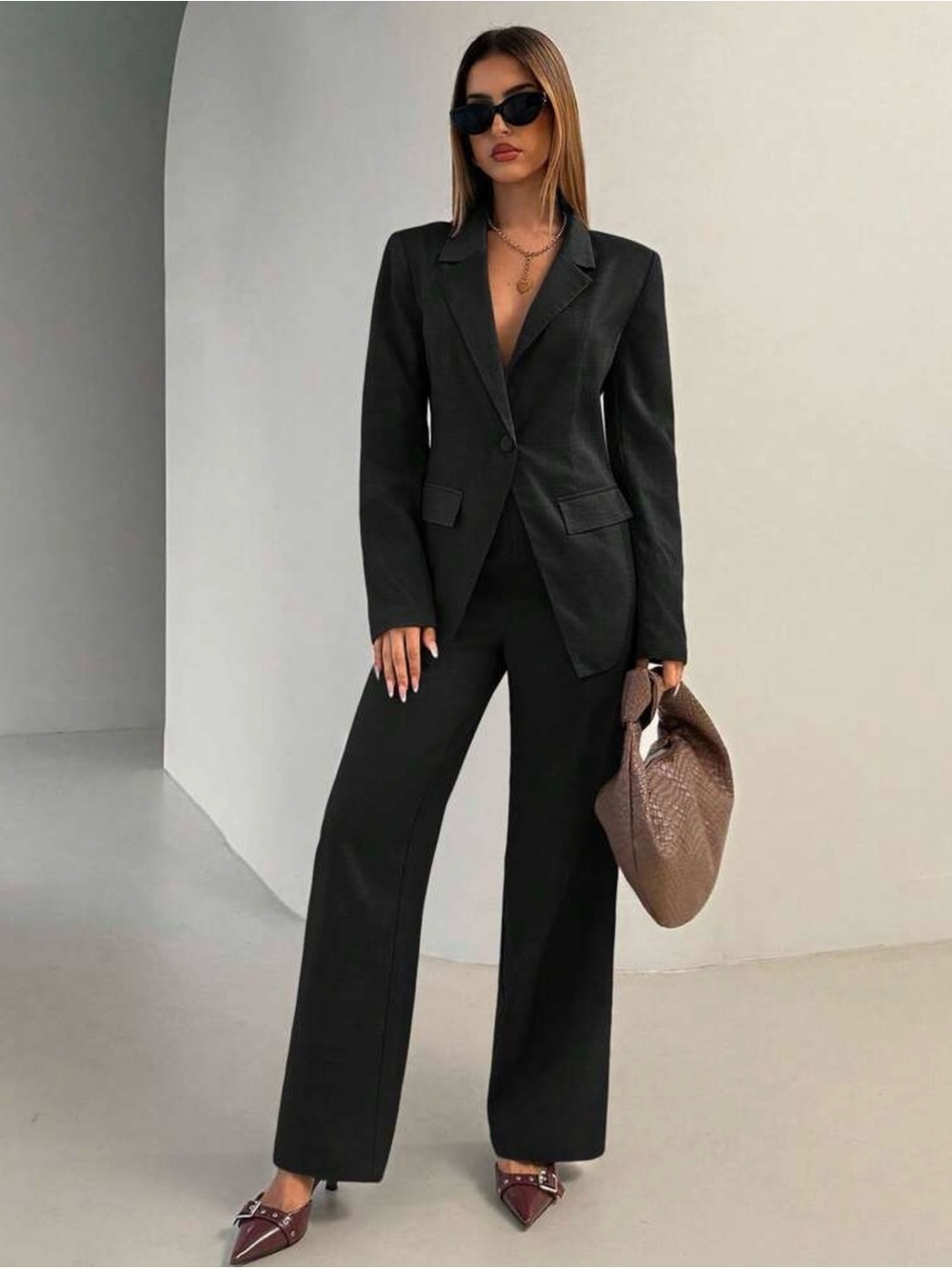 Women's Black Tailored Wide-Leg Pantsuit - Sleek Blazer & Trousers